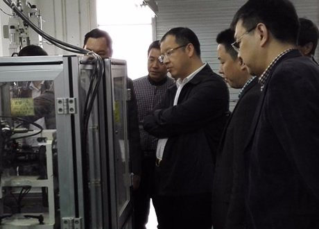 杨齐总裁到mg冰球突破豪华版丽江分公司调研